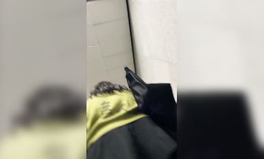 瘋狂偷拍各種小姐姐裙底 邪惡手指開啟 直接用手掀裙子抄底 超邪惡第二彈 超清4K (27)