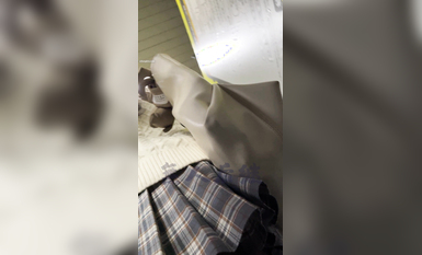 瘋狂偷拍各種小姐姐裙底 邪惡手指開啟 直接用手掀裙子抄底 超邪惡第二彈 超清4K (31)