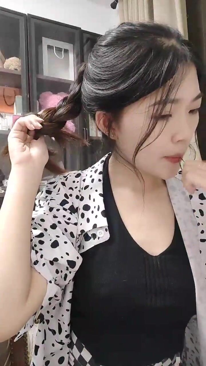 【七七愛吃飯】清純反差婊~戴起眼鏡真騷~密碼房道具自慰 ✨✨✨--9小時精華，想找真心人的湖南妹子，驚鴻一現收藏佳品 (1)