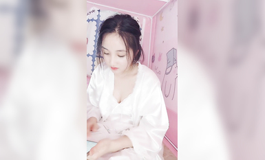 處女！清純女神~宿舍大秀~【白蔚】超級清純~蛋都擼炸了~ (1)