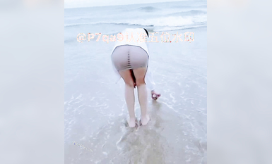 尤物反差婊，推特頂級美腿蜜臀小網紅-LC小狐狸 色女的膽子都是這么大嗎？公共場合如此暴露，大爺們的眼睛都翻直了小視頻集 (89)