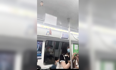 阿福頂臀：在大美女男朋友面前頂她