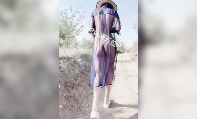 尤物反差婊，推特頂級美腿蜜臀小網紅-LC小狐狸 色女的膽子都是這么大嗎？公共場合如此暴露，大爺們的眼睛都翻直了小視頻集 (80)