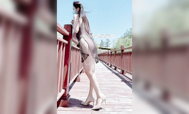 尤物反差婊，推特頂級美腿蜜臀小網紅-LC小狐狸 色女的膽子都是這么大嗎？公共場合如此暴露，大爺們的眼睛都翻直了小視頻集 (66)