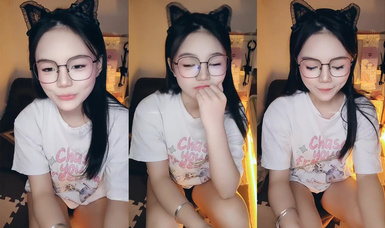 你的鄰家妹妹~想不到這么騷~【酒窩小妹】宿舍開播自慰噴水 (1)