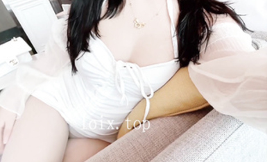 薇薇安 白色包臀裙(1)