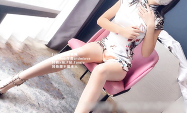 優雅氣質尤物御姐女神【Adeless2】喜歡旗袍嗎？端莊人妻穿著旗袍高跟鞋絲襪 被哥哥按在床邊椅子上狠狠艹 各種姿勢輪番上陣