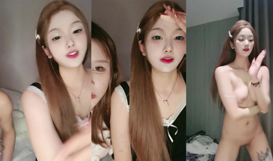 瘋狂推薦女神『楚妹』首次帶閨蜜下海激情誘惑！擼爆！九頭身極品身材，芊芊美腿一字馬，粉嫩BB讓人慾火焚身