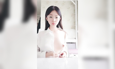 2024年12月新人學生妹【小肉肉】，一股清流，眼鏡反差嫩妹，讓人眼前一亮，初戀風純欲臉大尺度全脫！ (3)