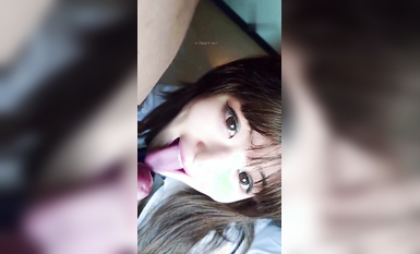 極品嫩妹貧乳嫩妹『笨趴』約炮島國某偶像團體成員 輪操他的小情人玲醬 高清 (2)