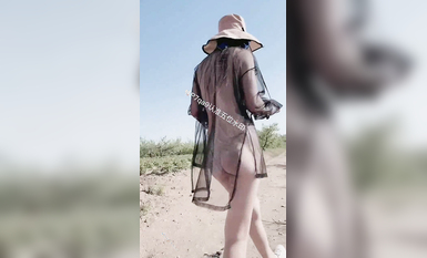 尤物反差婊，推特頂級美腿蜜臀小網紅-LC小狐狸 色女的膽子都是這么大嗎？公共場合如此暴露，大爺們的眼睛都翻直了小視頻集 (79)