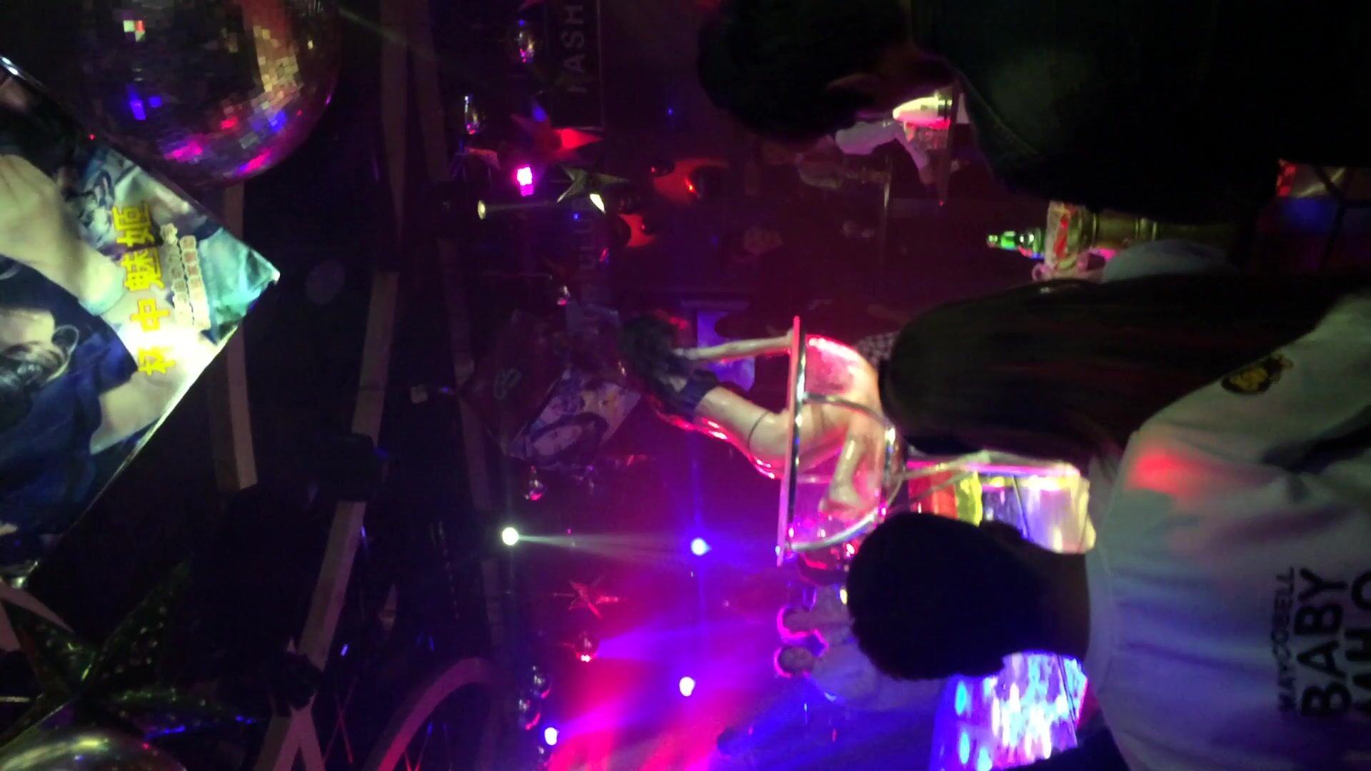 特殊渠道資源【絕頂鑽石級別的泄密】多位極品騷貨做愛自拍流出-酒吧大尺度 模特兒