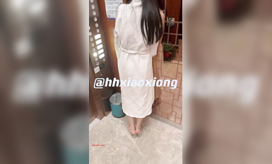 【極品女神重磅核彈】超級清純女神『小熊BB』最新頂級私拍 無可挑剔的清純氣質反差婊各種啪操 如此尤物操就完事 (25)