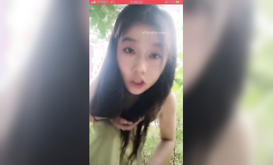 最新《瘋狂抖音》外篇之《抖音擦邊》眾女神直播中各種閃現走光刷邊 露毛露屁 凸點誘惑 (148)