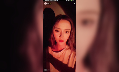 最新《瘋狂抖音》外篇之《抖音擦邊》眾女神直播中各種閃現走光刷邊 露毛露屁 凸點誘惑 (27)