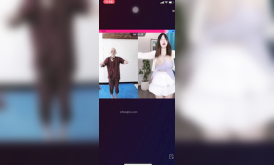 最新《瘋狂抖音》外篇之《抖音擦邊》眾女神直播中各種閃現走光刷邊 露毛露屁 凸點誘惑 (155)