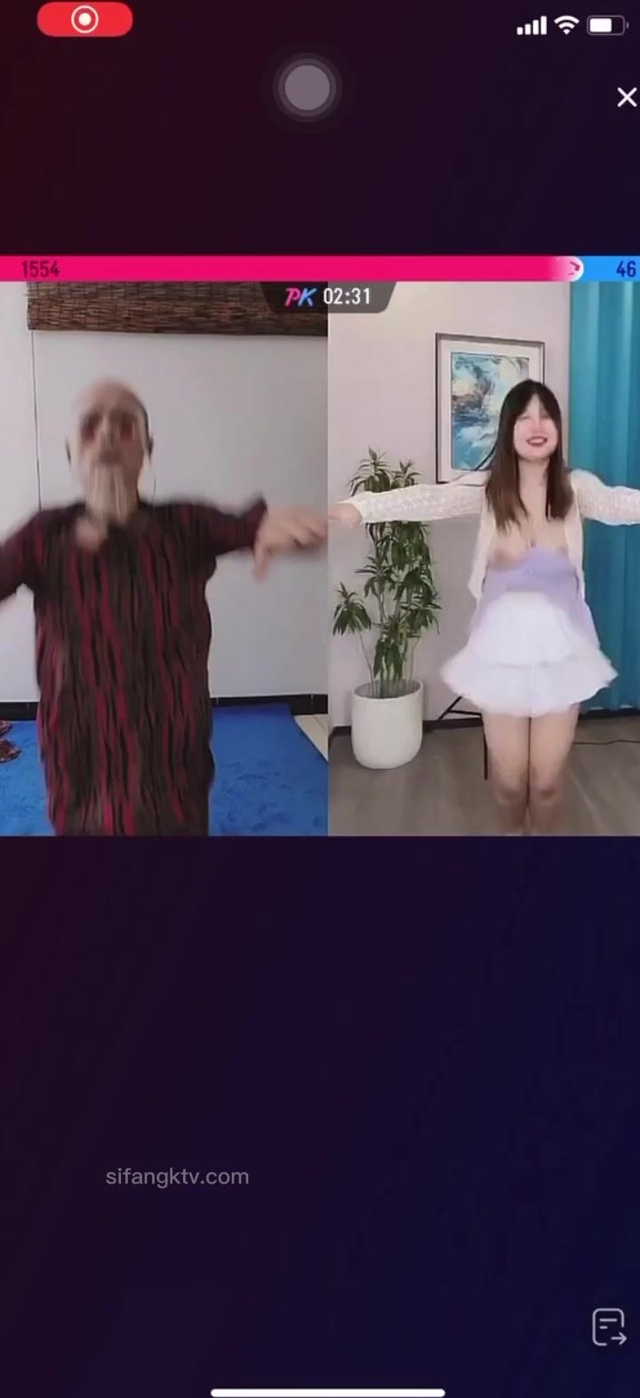 最新《瘋狂抖音》外篇之《抖音擦邊》眾女神直播中各種閃現走光刷邊 露毛露屁 凸點誘惑 (155)