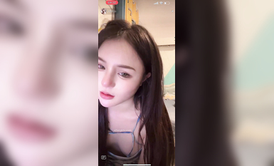 最新《瘋狂抖音》外篇之《抖音擦邊》眾女神直播中各種閃現走光刷邊 露毛露屁 凸點誘惑 (116)