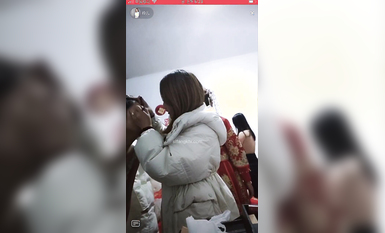 最新《瘋狂抖音》外篇之《抖音擦邊》眾女神直播中各種閃現走光刷邊 露毛露屁 凸點誘惑 (80)