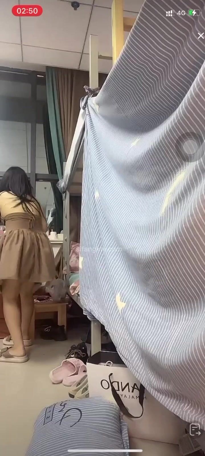 最新《瘋狂抖音》外篇之《抖音擦邊》眾女神直播中各種閃現走光刷邊 露毛露屁 凸點誘惑 (103)