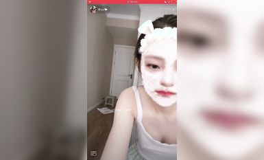 最新《瘋狂抖音》外篇之《抖音擦邊》眾女神直播中各種閃現走光刷邊 露毛露屁 凸點誘惑 (77)