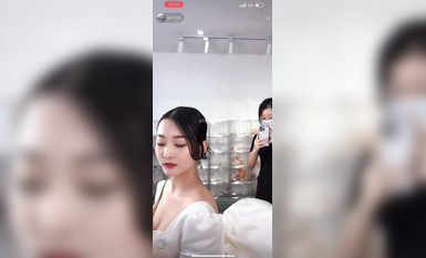 最新《瘋狂抖音》外篇之《抖音擦邊》眾女神直播中各種閃現走光刷邊 露毛露屁 凸點誘惑 (131)