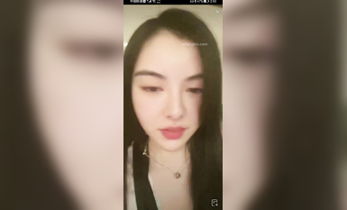 最新《瘋狂抖音》外篇之《抖音擦邊》眾女神直播中各種閃現走光刷邊 露毛露屁 凸點誘惑 (28)