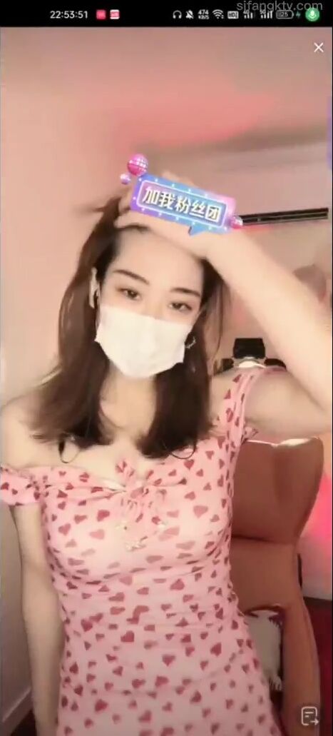 最新《瘋狂抖音》外篇之《抖音擦邊》眾女神直播中各種閃現走光刷邊 露毛露屁 凸點誘惑 (78)