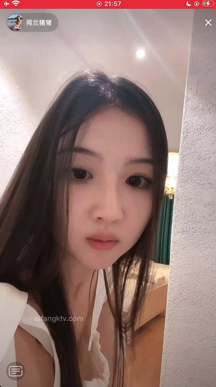 最新《瘋狂抖音》外篇之《抖音擦邊》眾女神直播中各種閃現走光刷邊 露毛露屁 凸點誘惑 (94)