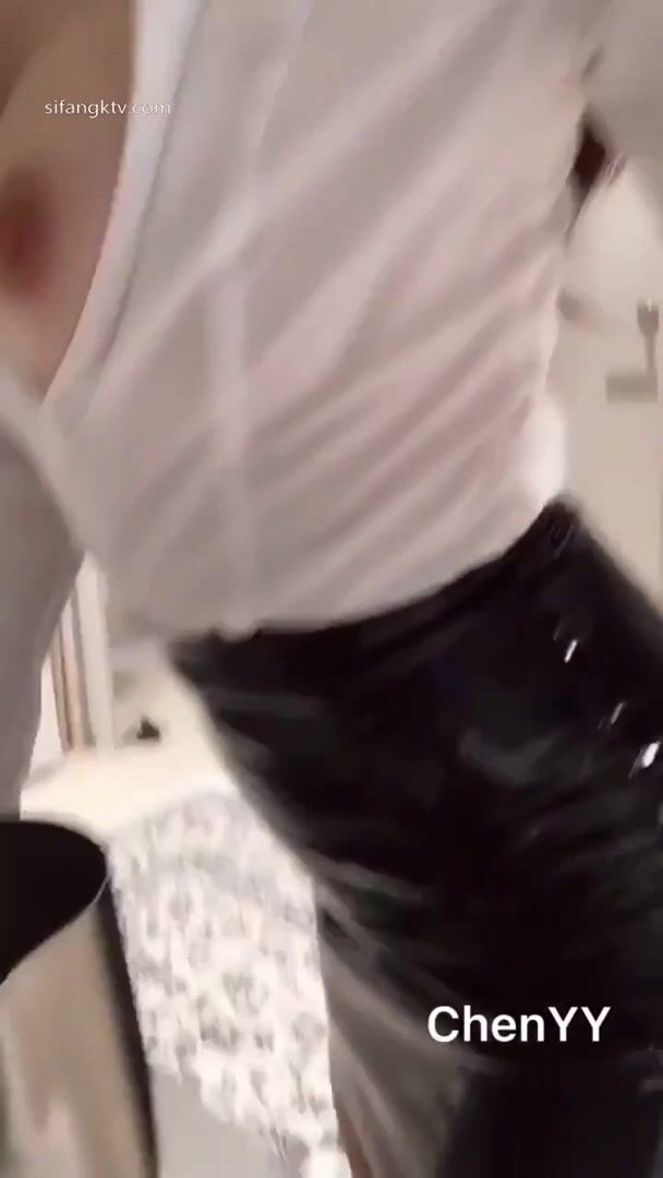 推特頂級母狗chenYY01【頂級大長腿高級貨色】喜歡被兩個男人同時操 (16)