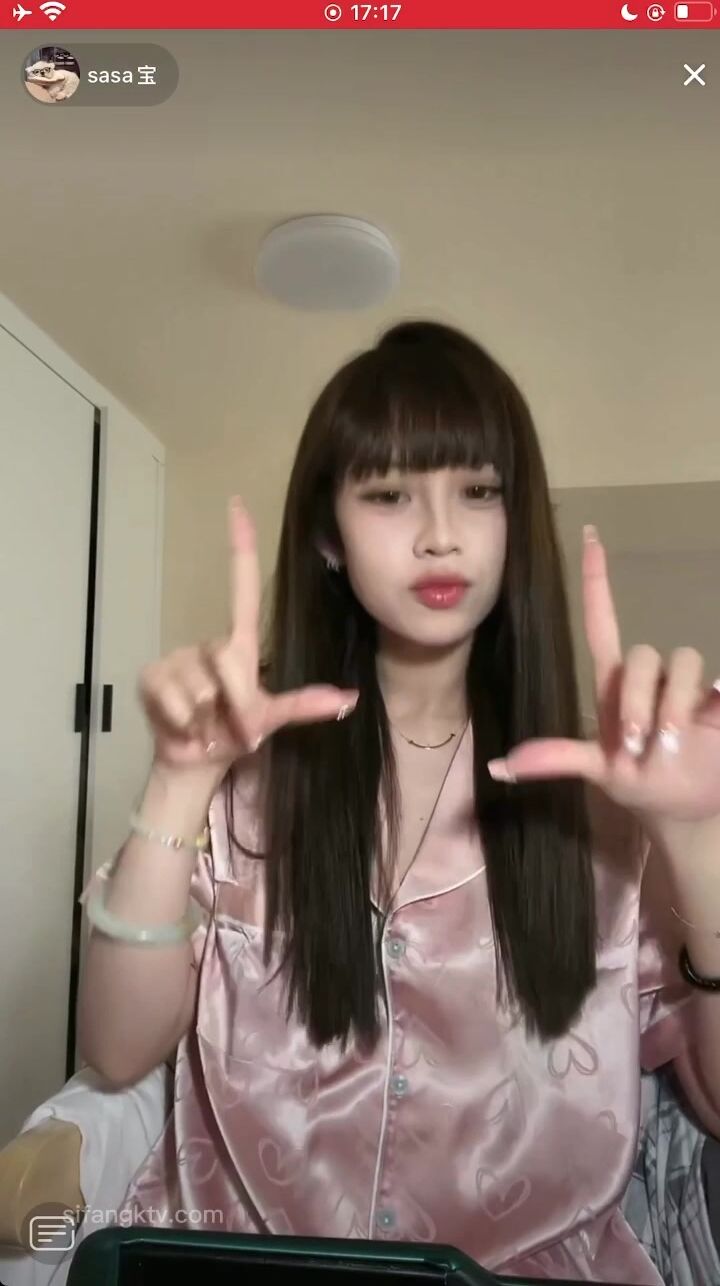 最新《瘋狂抖音》外篇之《抖音擦邊》眾女神直播中各種閃現走光刷邊 露毛露屁 凸點誘惑 (91)