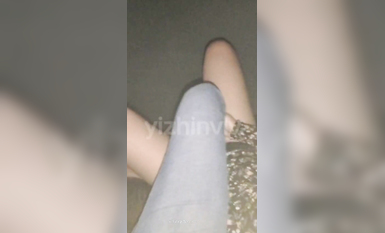 推特女神『大婊姐』深情解說每一個淫亂不堪的故事_當著老公面被他朋友無套插入的三人大戰 (15)