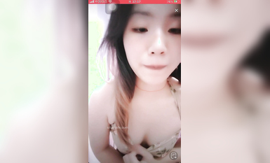 最新《瘋狂抖音》外篇之《抖音擦邊》眾女神直播中各種閃現走光刷邊 露毛露屁 凸點誘惑 (145)