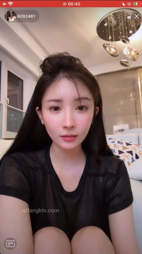 最新《瘋狂抖音》外篇之《抖音擦邊》眾女神直播中各種閃現走光刷邊 露毛露屁 凸點誘惑 (90)