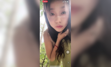 最新《瘋狂抖音》外篇之《抖音擦邊》眾女神直播中各種閃現走光刷邊 露毛露屁 凸點誘惑 (54)