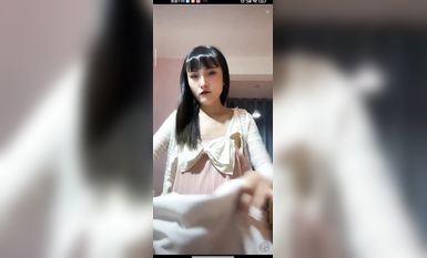 最新《瘋狂抖音》外篇之《抖音擦邊》眾女神直播中各種閃現走光刷邊 露毛露屁 凸點誘惑 (52)