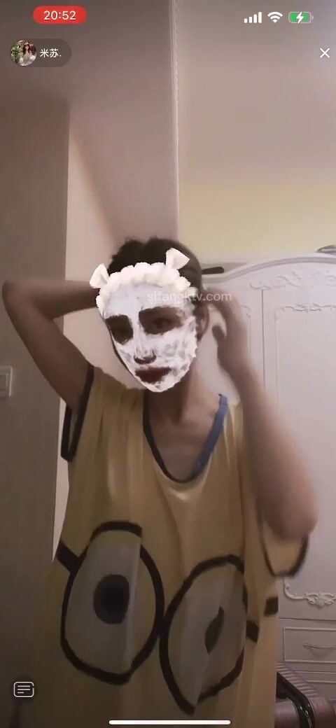 最新《瘋狂抖音》外篇之《抖音擦邊》眾女神直播中各種閃現走光刷邊 露毛露屁 凸點誘惑 (40)