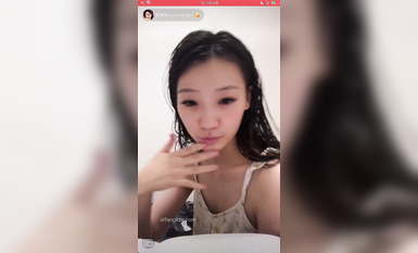 最新《瘋狂抖音》外篇之《抖音擦邊》眾女神直播中各種閃現走光刷邊 露毛露屁 凸點誘惑 (65)