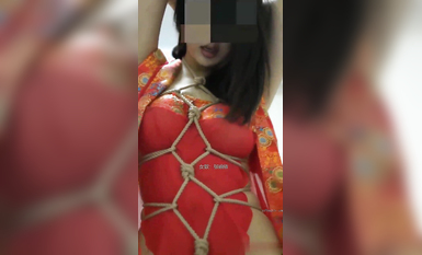 宗師級玩家SM界塔尖反差婊女奴【張婉依】地獄式重度調教乳頭穿釘、抽逼、電擊各種整活 (3)