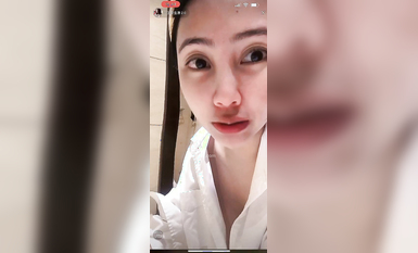 最新《瘋狂抖音》外篇之《抖音擦邊》眾女神直播中各種閃現走光刷邊 露毛露屁 凸點誘惑 (113)