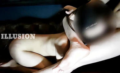 八月【重磅福利】SM大神ILLUSION 調教COS女奴福利集，各種性虐蘿莉美少女，屁股都拍紅再操 (12)