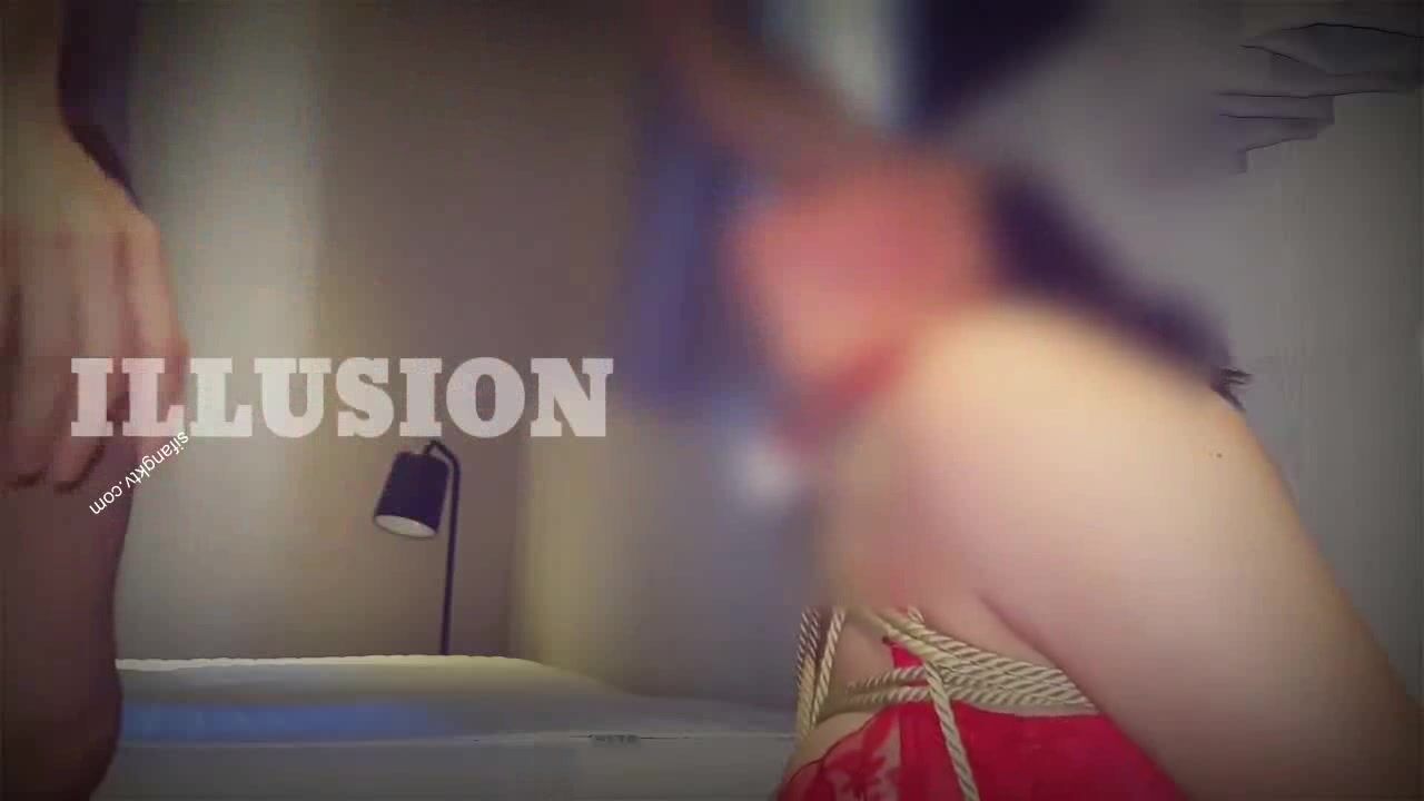 八月【重磅福利】SM大神ILLUSION 調教COS女奴福利集，各種性虐蘿莉美少女，屁股都拍紅再操 (2)