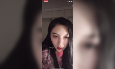 最新《瘋狂抖音》外篇之《抖音擦邊》眾女神直播中各種閃現走光刷邊 露毛露屁 凸點誘惑 (129)