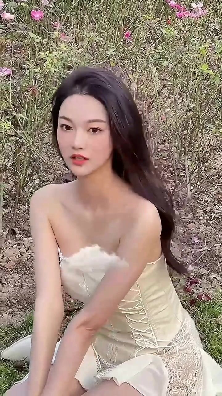 超美極品嫩模『杭州白白』九月最新啪啪 懟操口爆 白虎饅頭穴你值得擁有 高清 (49)