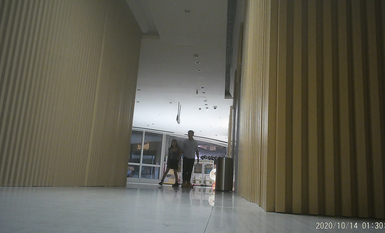 作死廁拍大神 商場美食層蹲守公共女衛連續偸拍多位小姐姐方便 (2)