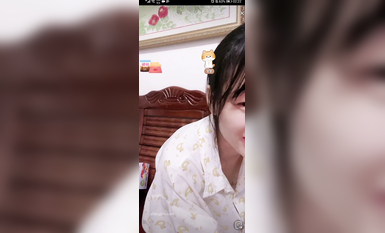 最新《瘋狂抖音》外篇之《抖音擦邊》眾女神直播中各種閃現走光刷邊 露毛露屁 凸點誘惑 (142)