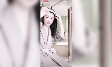 最新《瘋狂抖音》外篇之《抖音擦邊》眾女神直播中各種閃現走光刷邊 露毛露屁 凸點誘惑 (96)