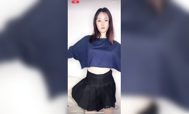 最新《瘋狂抖音》外篇之《抖音擦邊》眾女神直播中各種閃現走光刷邊 露毛露屁 凸點誘惑 (33)