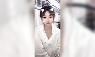 最新《瘋狂抖音》外篇之《抖音擦邊》眾女神直播中各種閃現走光刷邊 露毛露屁 凸點誘惑 (117)