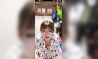 最新《瘋狂抖音》外篇之《抖音擦邊》眾女神直播中各種閃現走光刷邊 露毛露屁 凸點誘惑 (34)